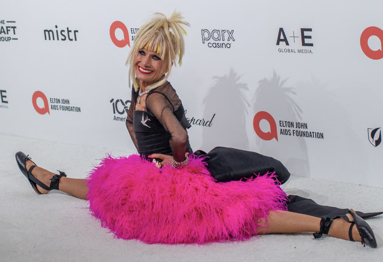 Designer Betsey Johnson takes $7 million SoCal home off the market — New York Business news