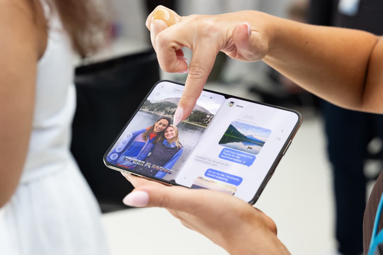 Is Apple’s foldable iPhone Duo worth $2,000? See how it stacks up against other foldable phones. — MarketWatch, New York Business news
