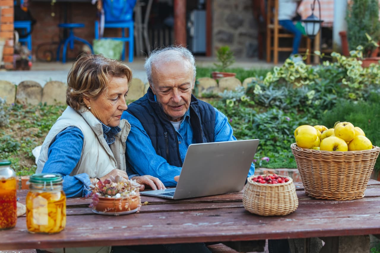 ‘Fancy cars hold no appeal’: My wife and I have a 99% chance of outliving our savings. Why don’t we spend it all? — New York Health news