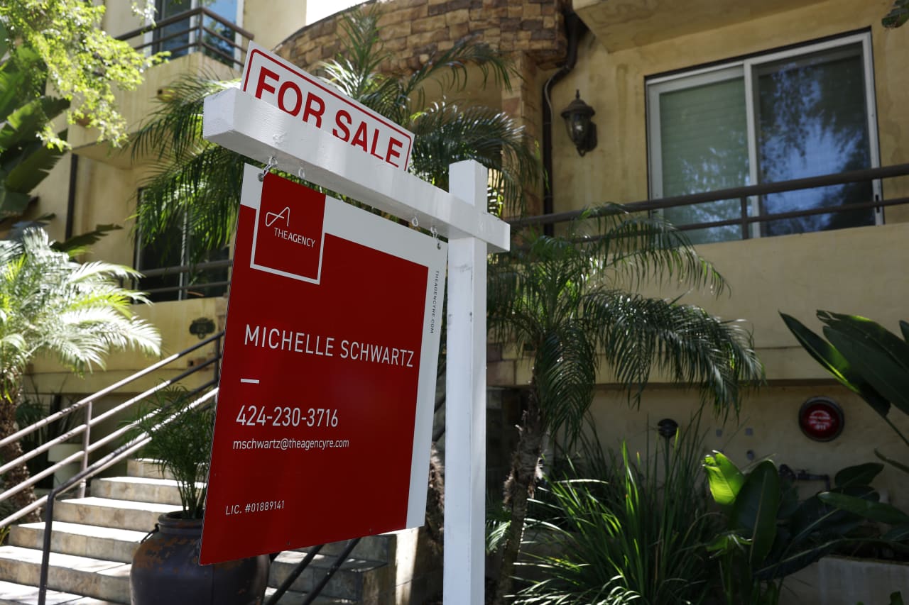 Pending home sales sink to 25-year low as buyers flee high mortgage rates — MarketWatch, New York Real Estate news