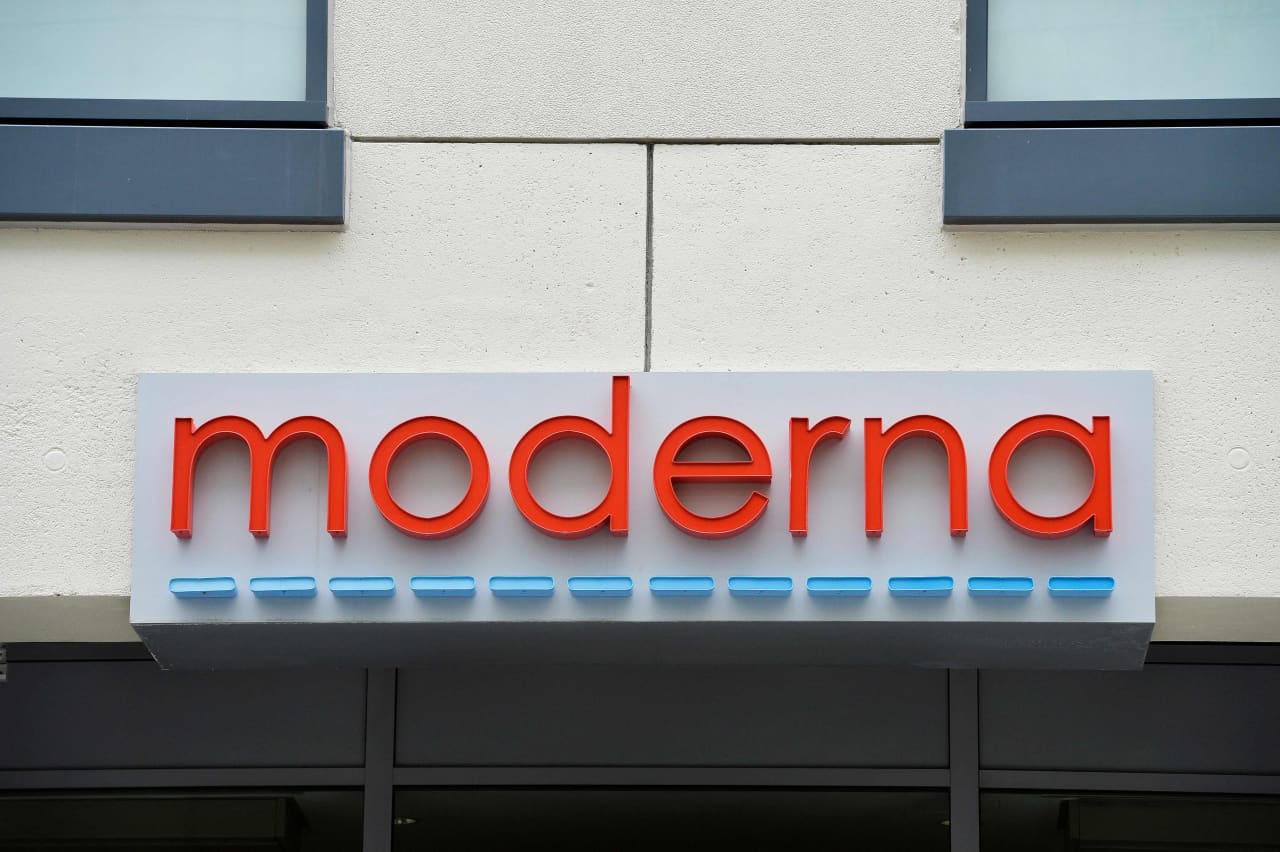 Moderna’s stock tumbles after reported leak of data for cancer vaccine — MarketWatch, New York Health news