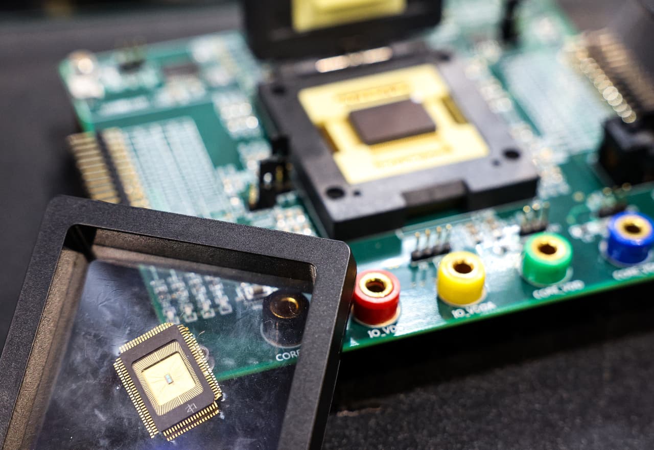 Support for semiconductor stocks could be as much as 15% lower than current levels, says Morgan Stanley — MarketWatch, New York Business news